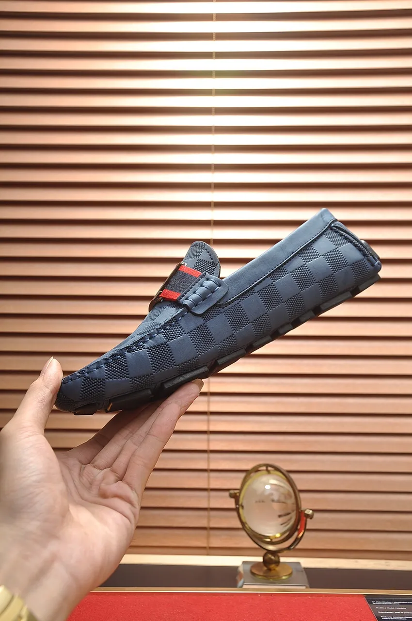 Men's men's shoes 💰420💶 [LV Doudou shoes] (water-dyed cowhide lining) new model is on the market, available on the official website. The new Doudou shoes are processed into single-color materials, and the uppers are made of imported horsehide leather. The body of the shoe is fully hemmed with mark thread, and is lined with imported original cowhide leather. The elegant shoe shape is super suitable for all-matching, and the size is 38-44.